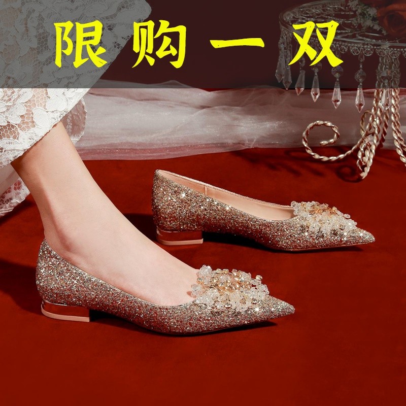 红蜻蜓牌水晶平底婚鞋孕妇可穿金色亮片新娘鞋女秀禾主婚纱两穿