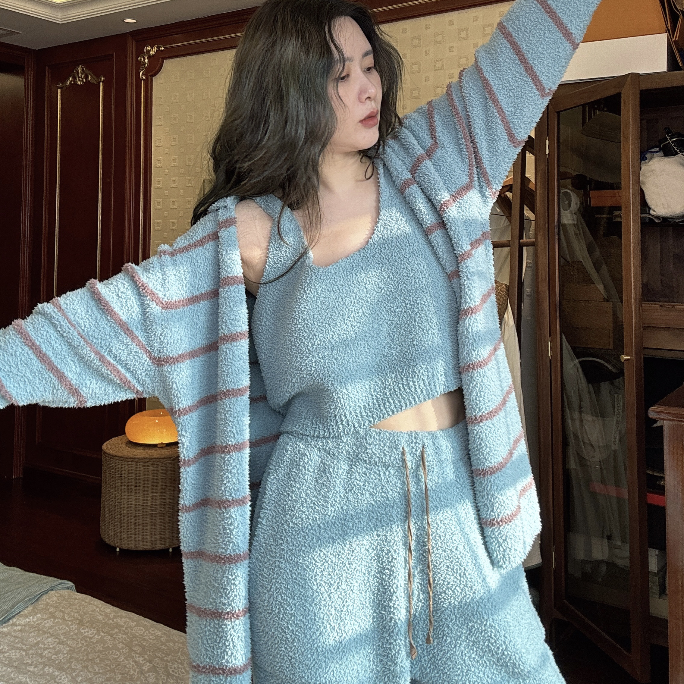 网红秋冬半边绒睡衣女士珊瑚绒可外穿条纹三件套装家居服加厚保暖