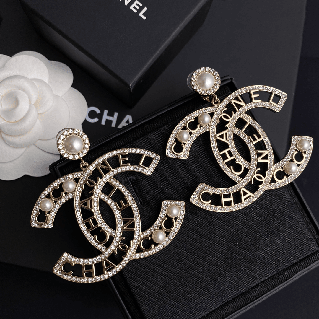 全新未使用 Chanel/香奈儿 经典双C 字母镂空镶钻珍珠 耳夹 S3065