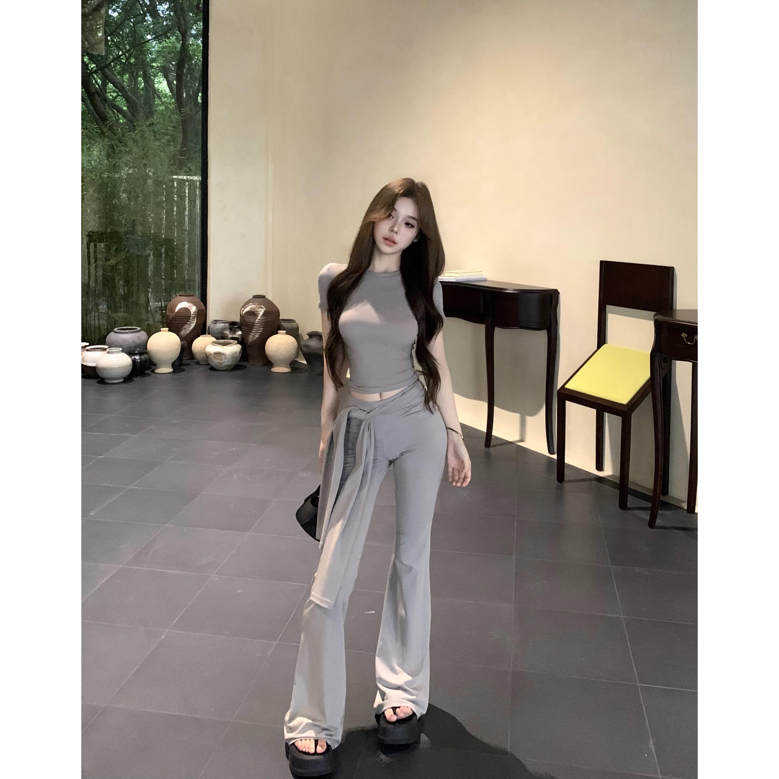 灰色修身短袖T恤上衣茶系穿搭套装女夏季绑带针织休闲裤子两件套