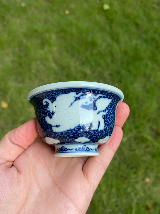 宣之堂青花暗刻小飞象压手杯