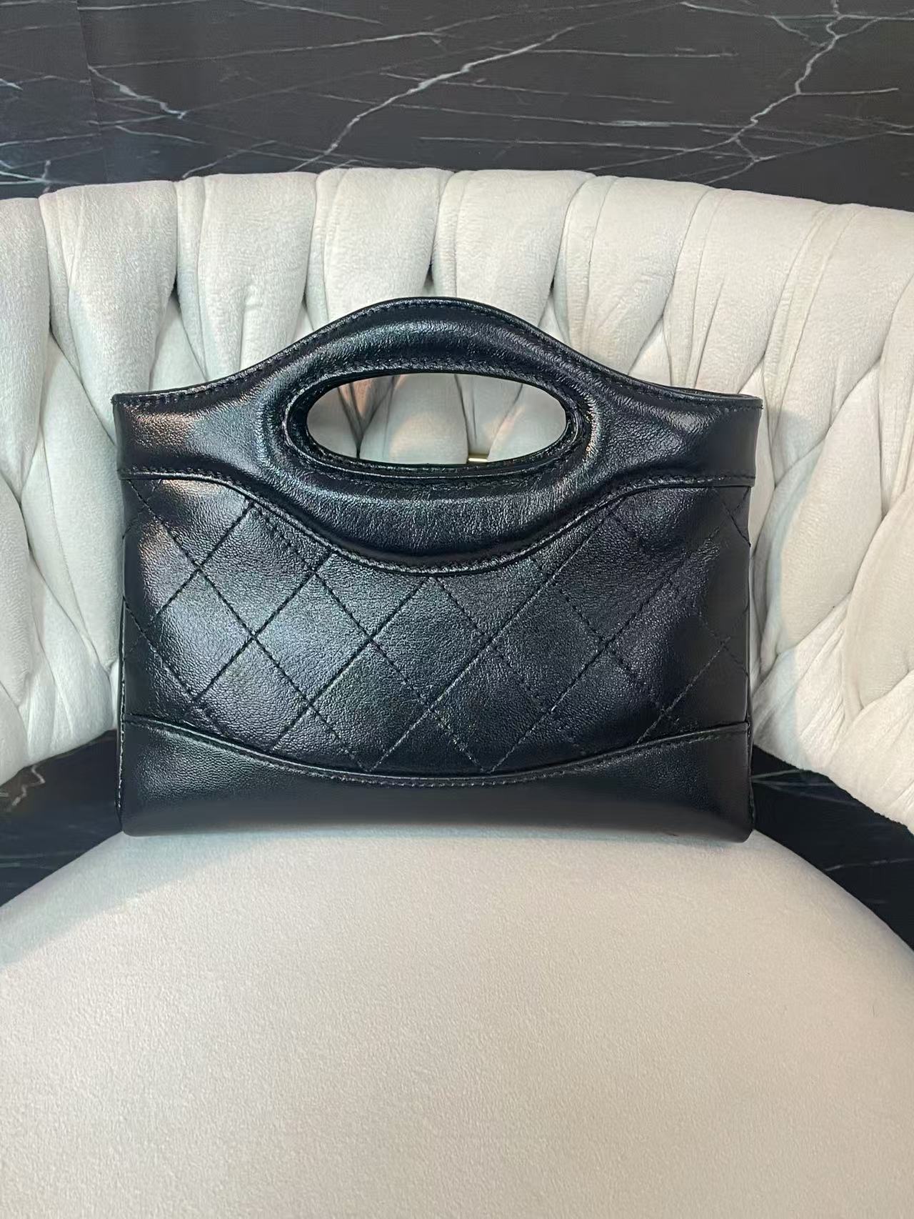 LQ-WITH-QUEEN真皮女包手提前袋子黑色