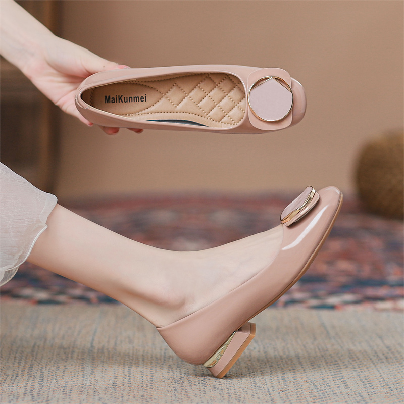 粗跟方头单鞋2024春秋新款法式气质百搭时尚通勤低跟浅口女鞋