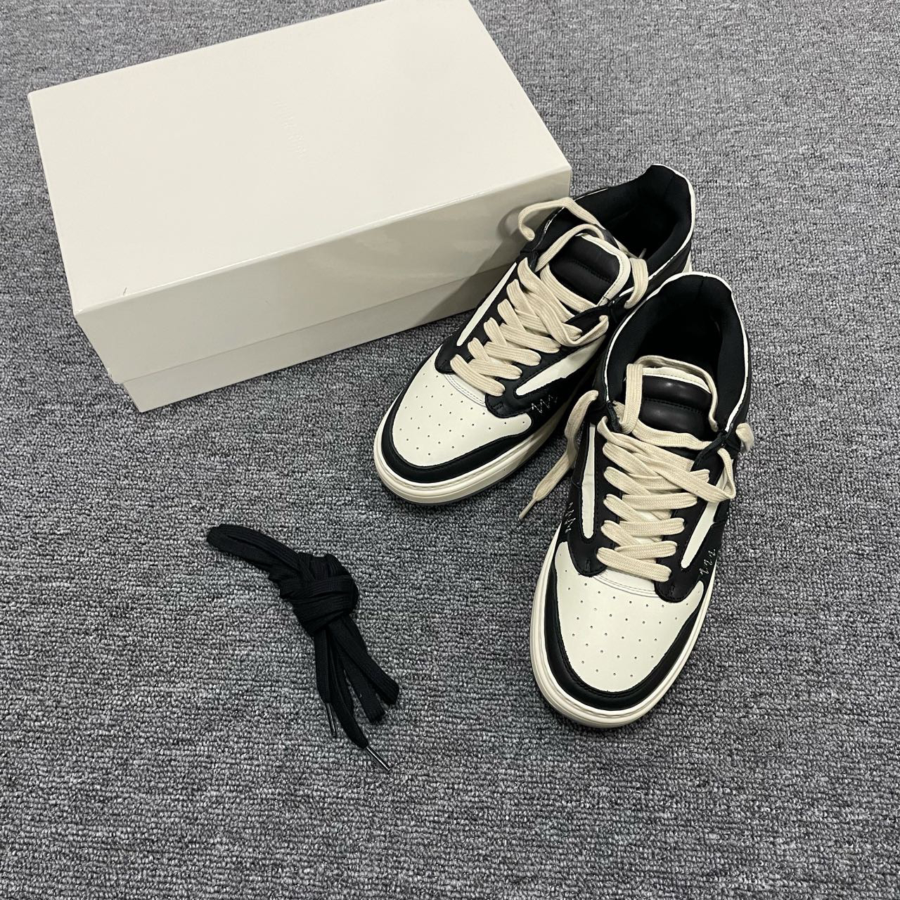 Bc REPRESENT 古白色拼色板鞋 40码 42.5码 43.5码 /全新/公价16