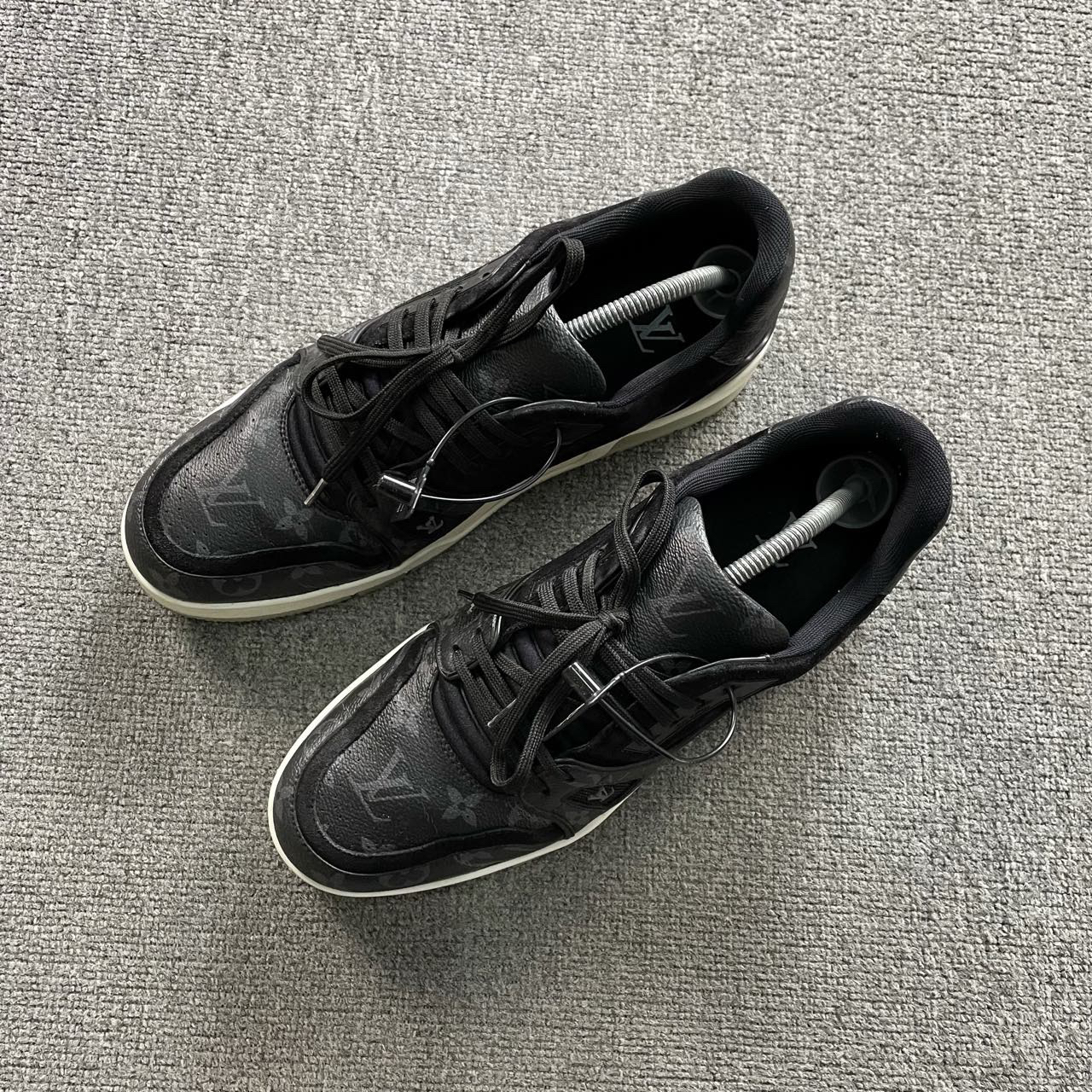 Louis Vuitton LV trainer 黑色老花运动鞋 43码/9新/无配件l