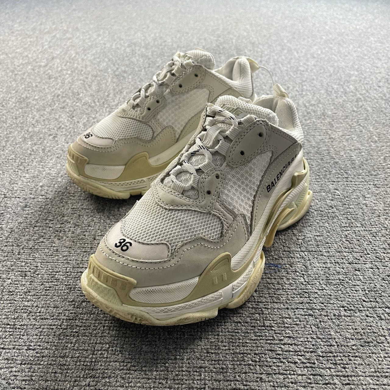 Bc Balenciaga 巴黎世家 triple s 白色老爹鞋 36码/95新/无配件