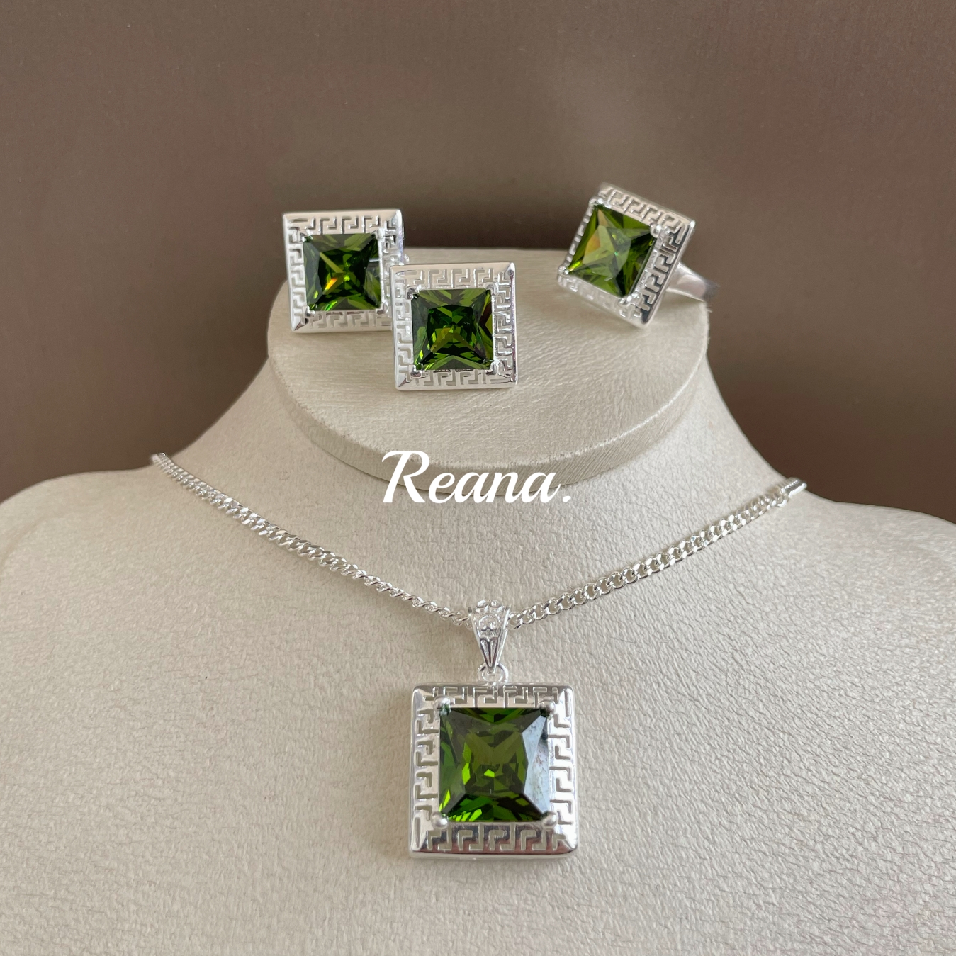 钛钢耳饰 蕊娜万字花方钻钻（绿钻钻）