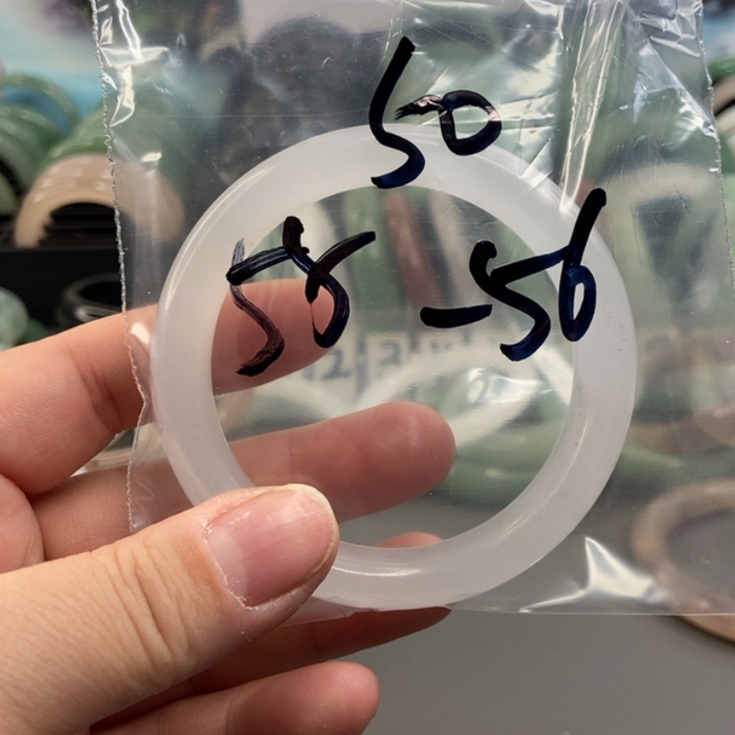 【闪购商品】石英质玉手镯未镶嵌