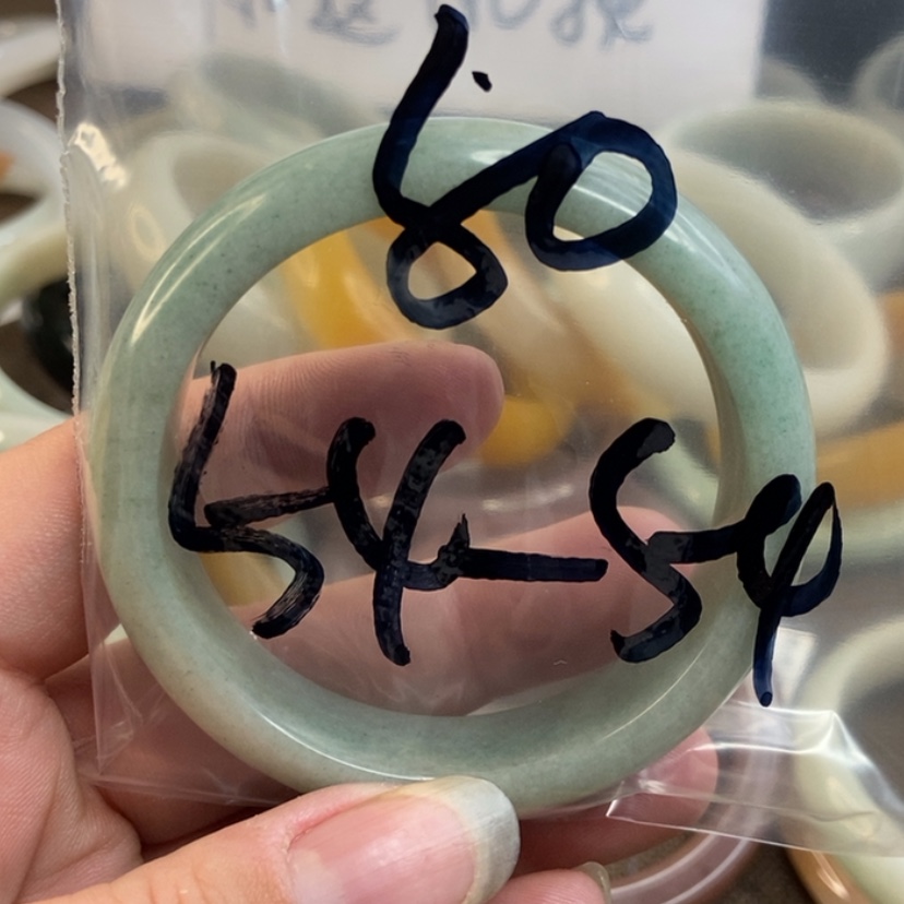 【闪购商品】石英质玉手镯未镶嵌