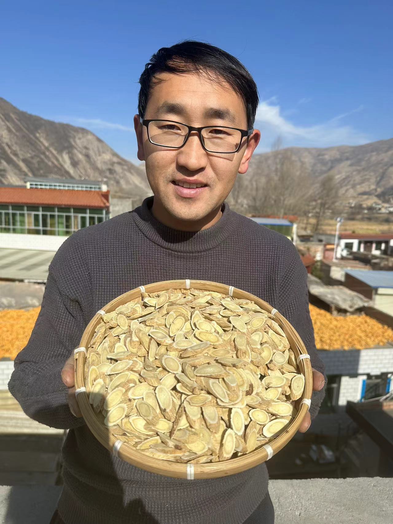 甘肃岷县主根黄芪大片直径1.2－1.4厘米无硫批发泡水煲汤泡酒