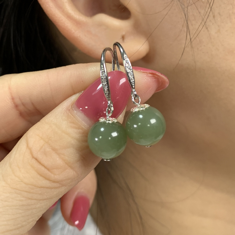 天然和田玉卡10mm左右耳环S925银镶嵌简约百搭复古个性女士耳饰