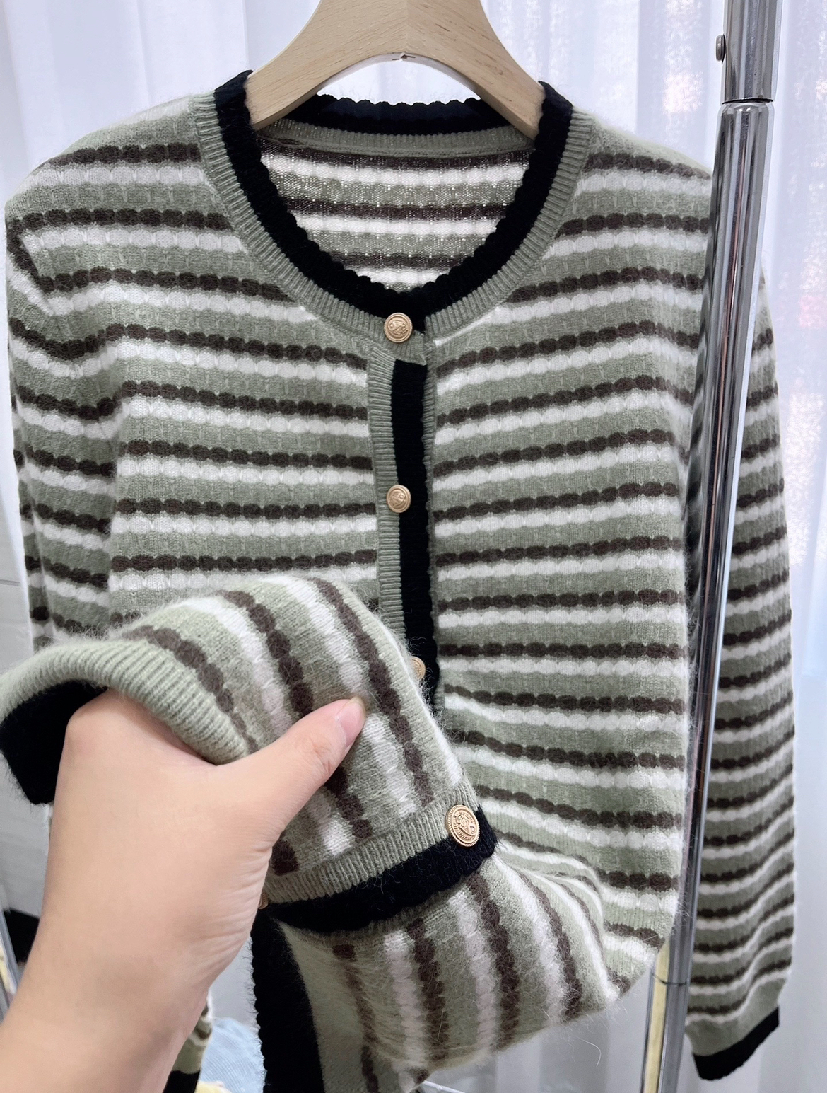 韩系高品暖绒竹青绿条纹开衫6017.