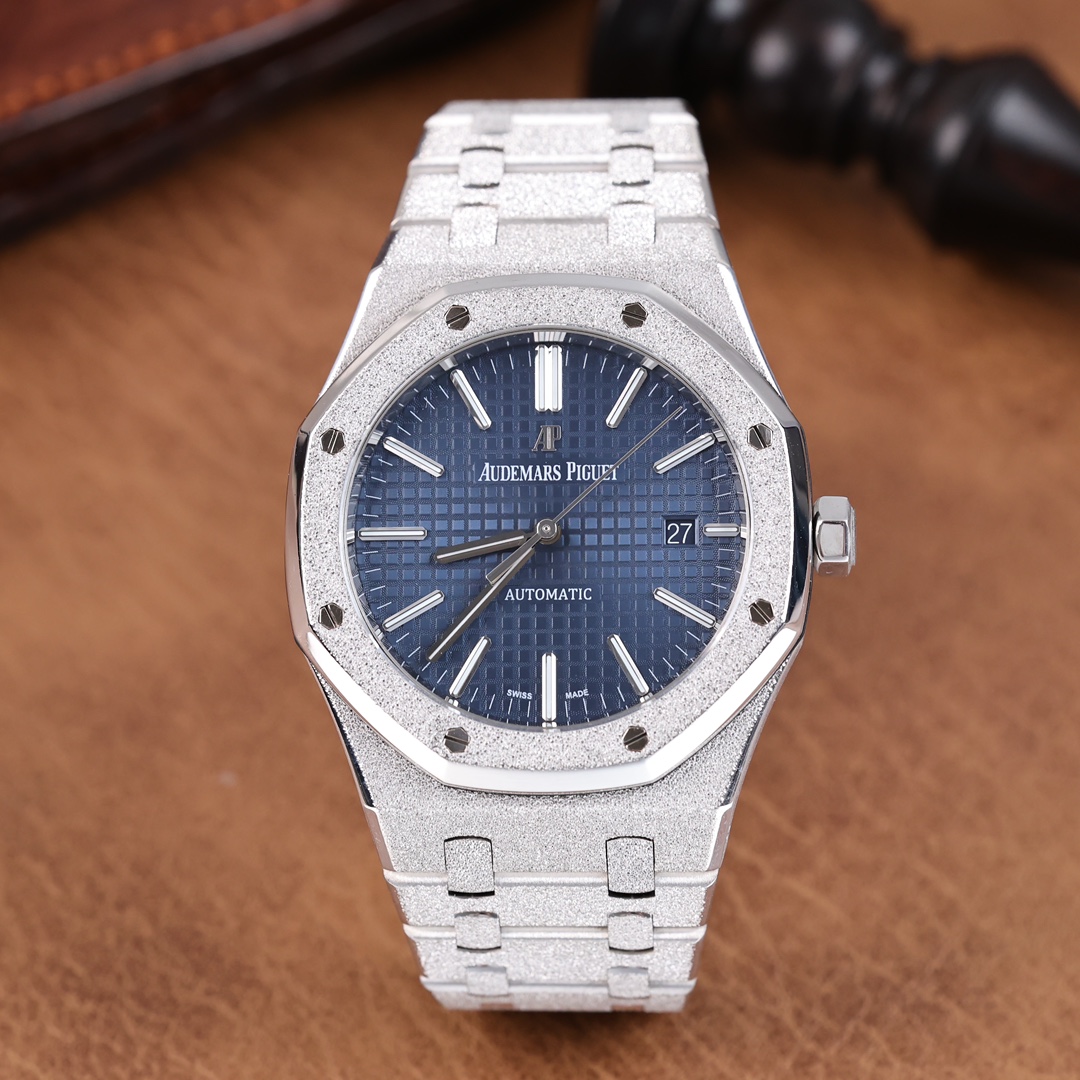 95新 Audemars Piguet/爱彼 皇家橡树15410BC 单表 蓝盘夜光刻度