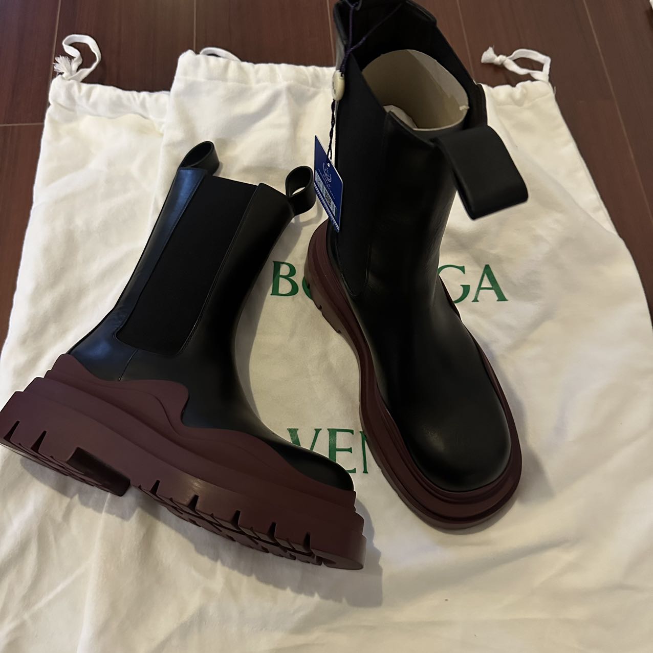 全新未使用 BOTTEGA VENETA/葆蝶家 酒红35国现切尔西靴 