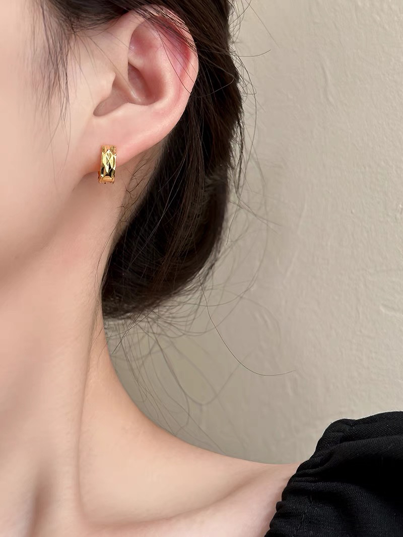 铜合金耳饰 日常通勤精致车花耳扣耳环 