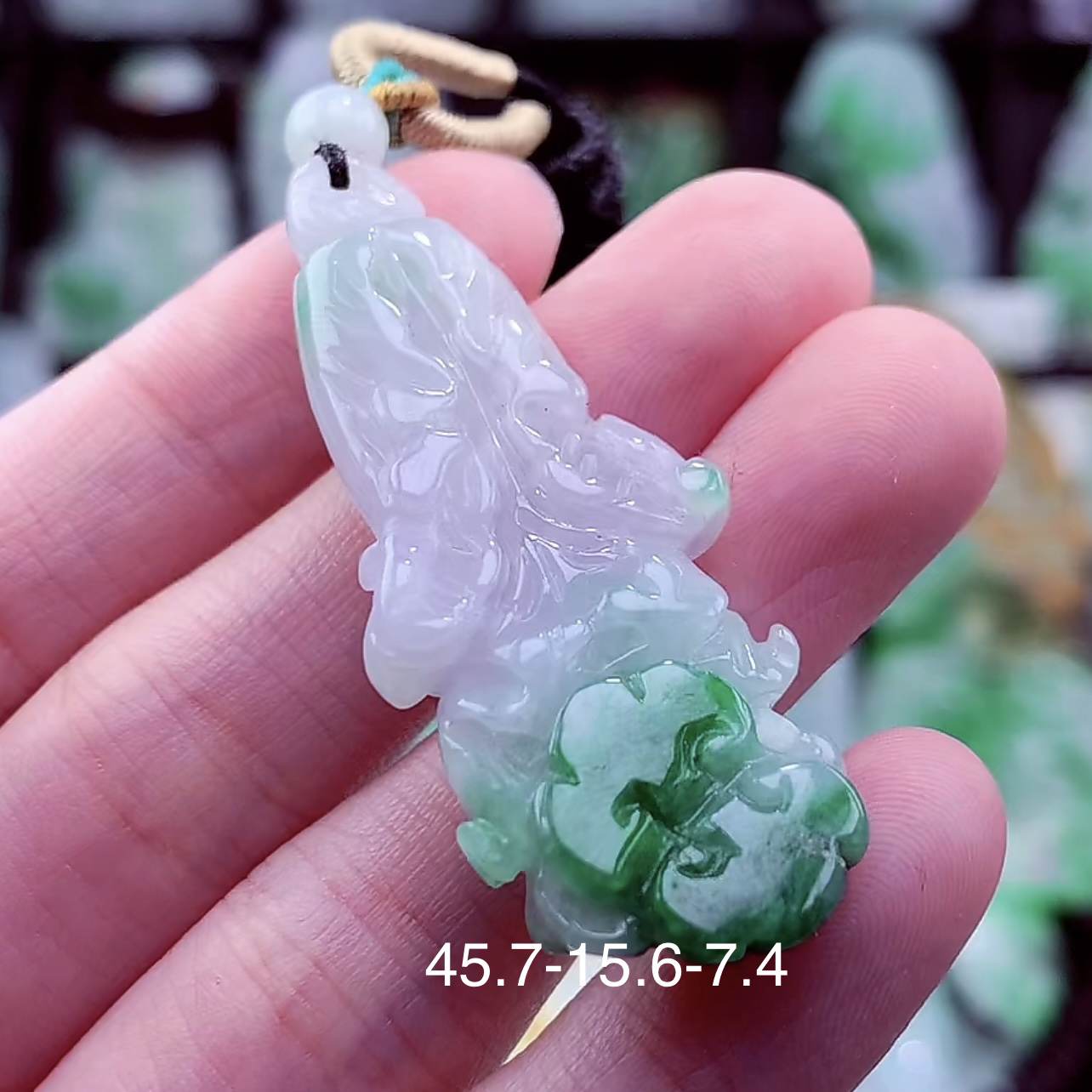 天然A货翡翠冰绿白菜