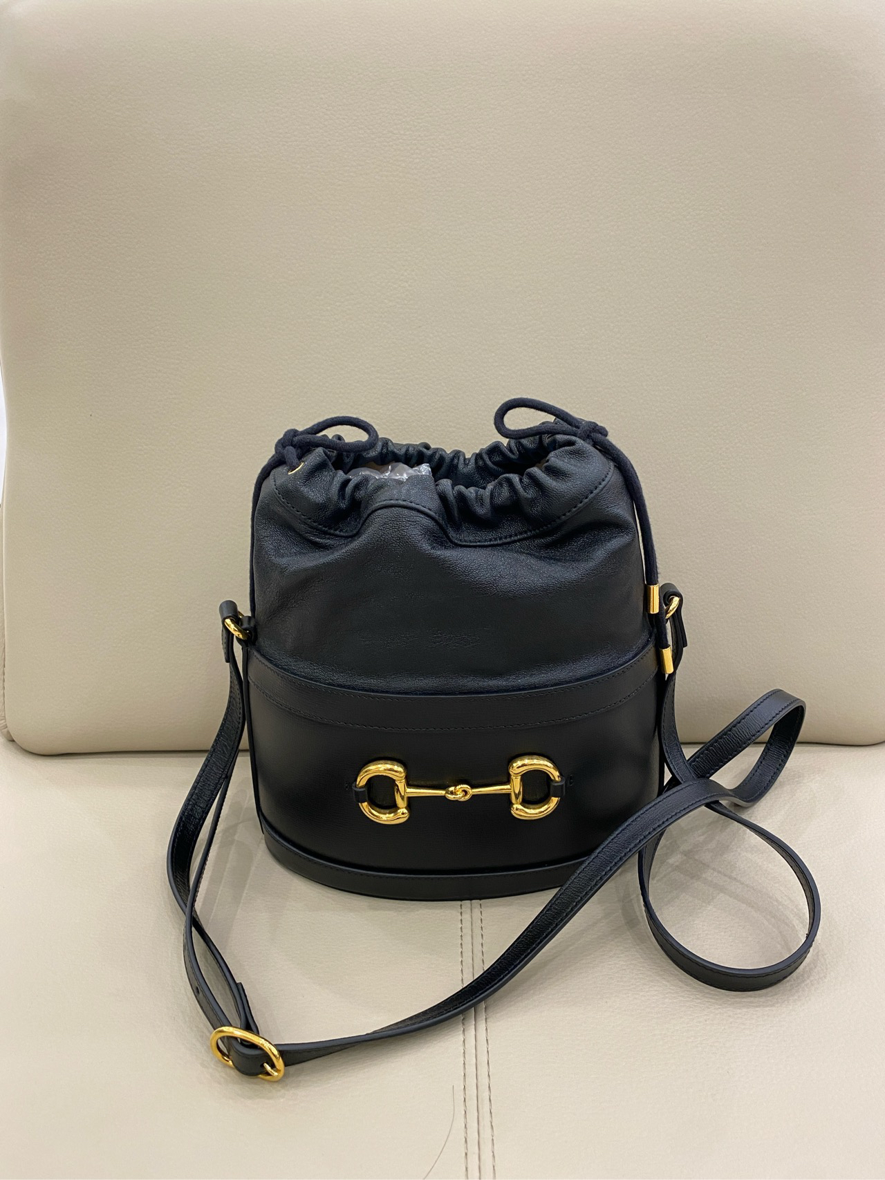 99新 GUCCI/古驰  1955系列 马衔扣 黑色全皮款水桶包 完美品相 