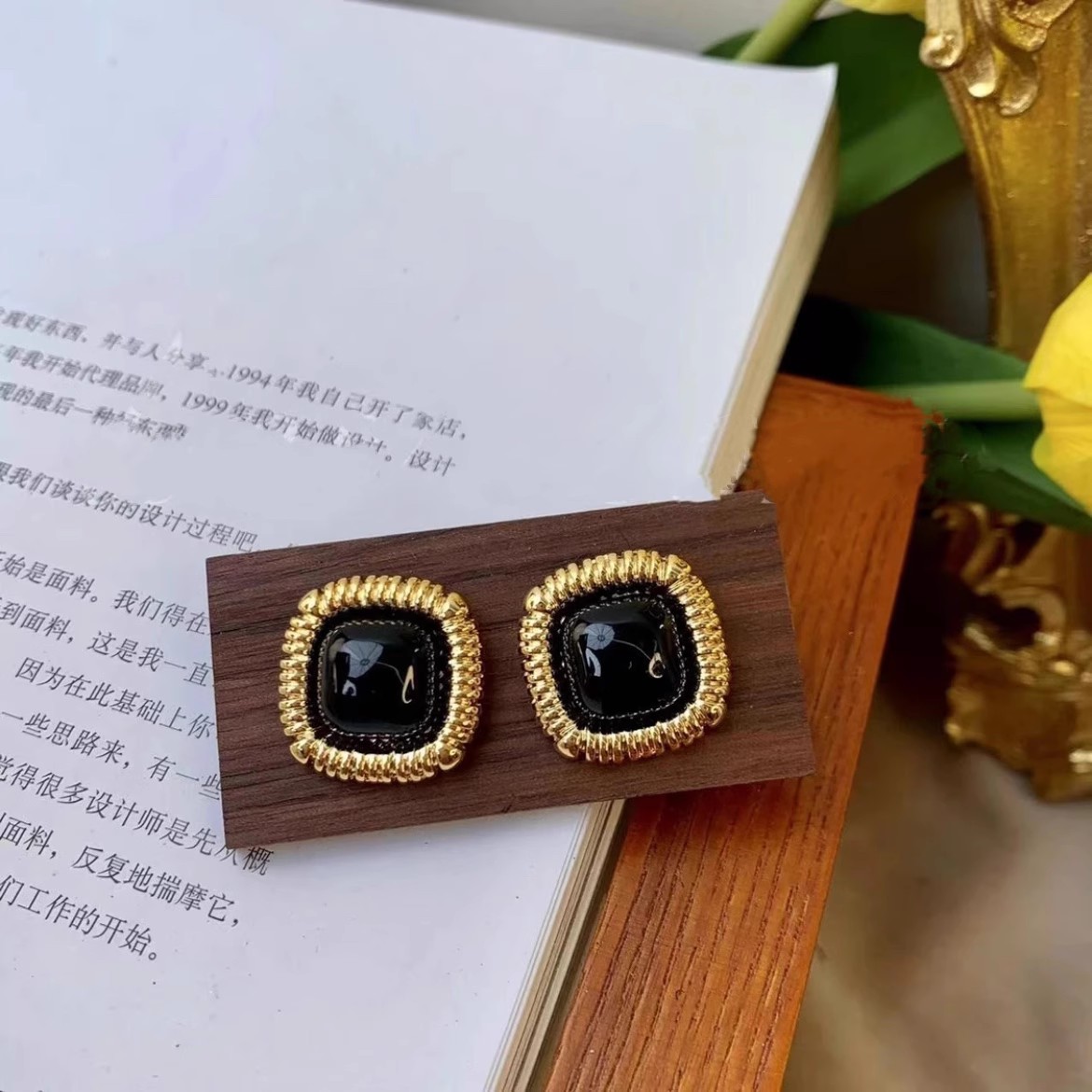 铜合金耳饰 中古黑色耳钉2025新款爆款高级感耳环925银针首饰女款