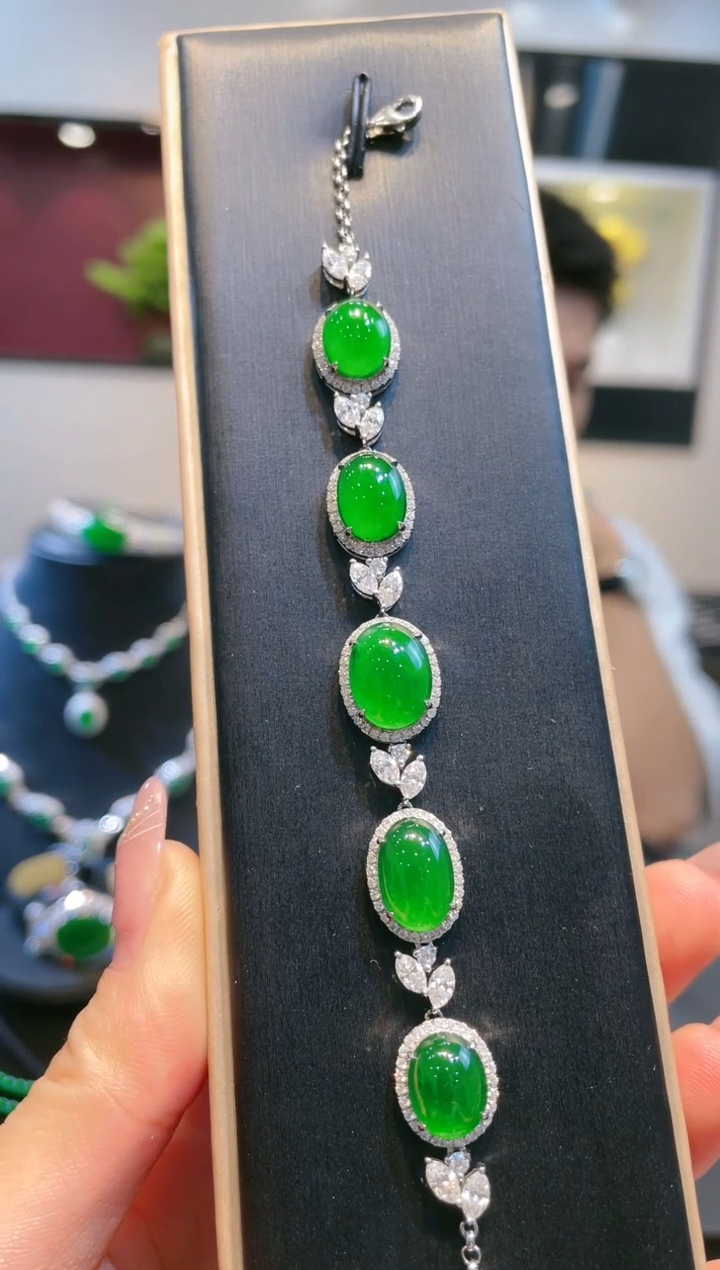 【闪购商品】翡翠颈饰18K金镶嵌A115天然A货翡翠手链