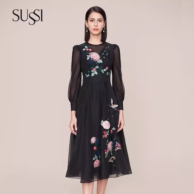 SUSSI/古色【端庄秀丽】黑色通勤显瘦显高大摆刺绣连衣裙