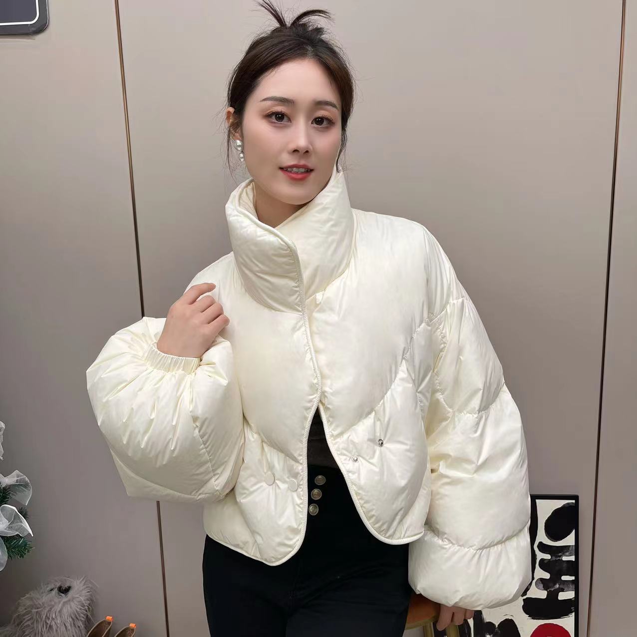 巴黎街头2025冬新款鹅绒服高端短款时尚休闲百搭