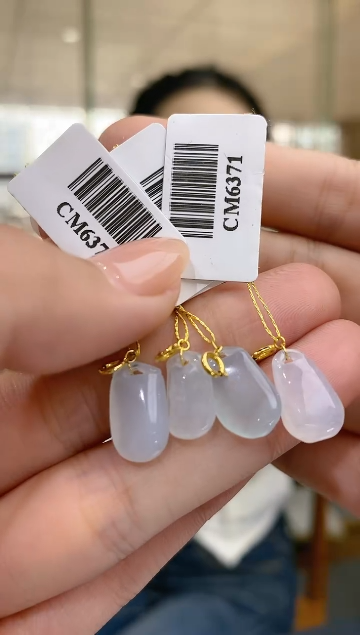 【闪购商品】翡翠颈饰18K金镶嵌翡翠  多样性发货1件