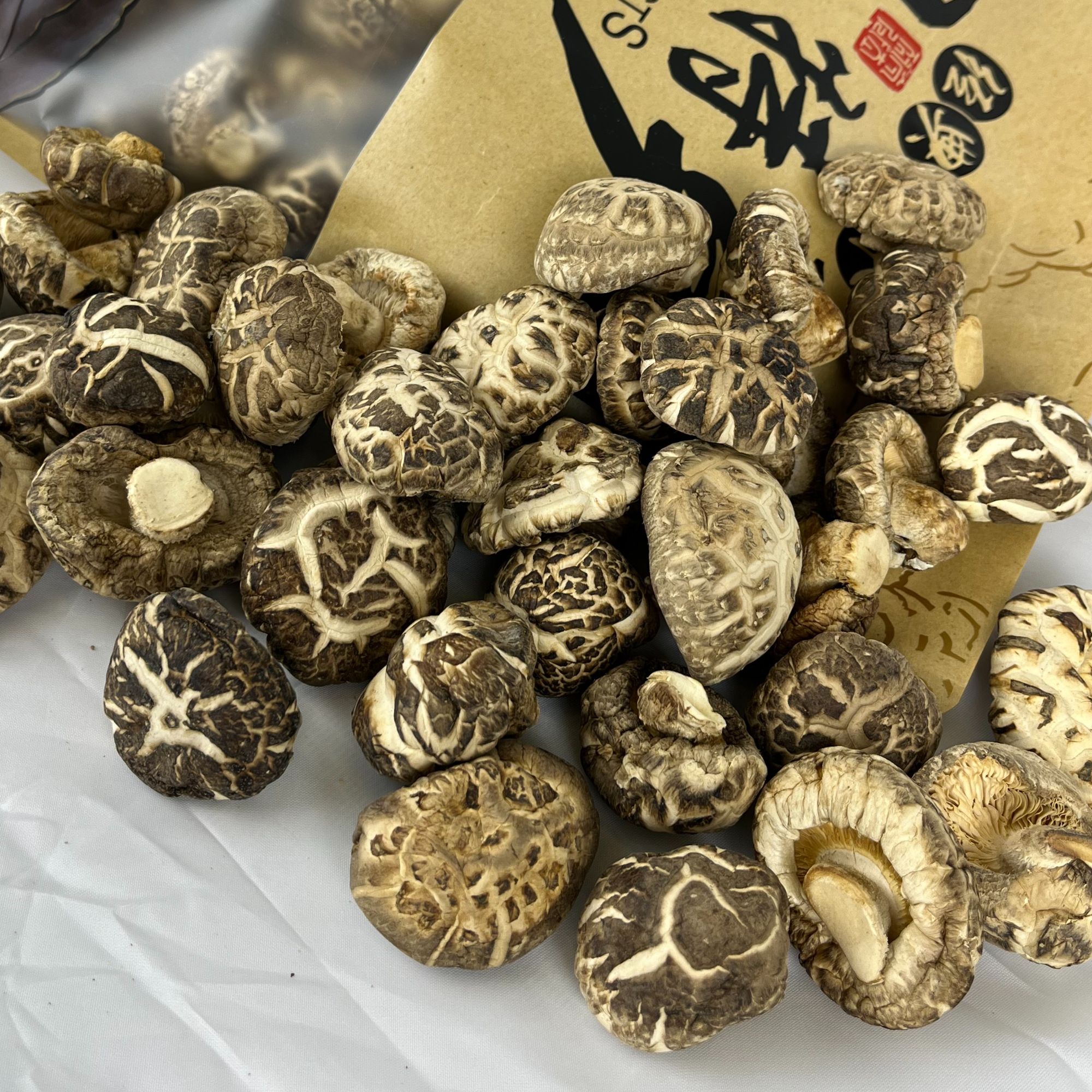 甄选干香菇山货新货上等菇类肉厚农家花菇炖汤煲汤产地直发香菇干