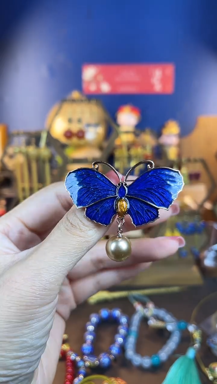 【闪购商品】145号墨兰蝴蝶胸针