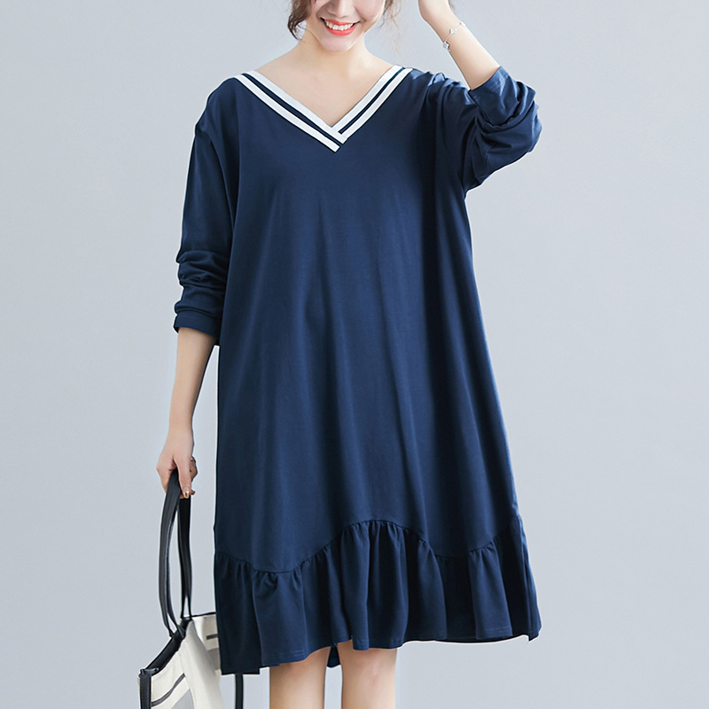 ZZ1890时尚新款宽松百搭显瘦间条V领波浪下摆打底连300斤大码女装