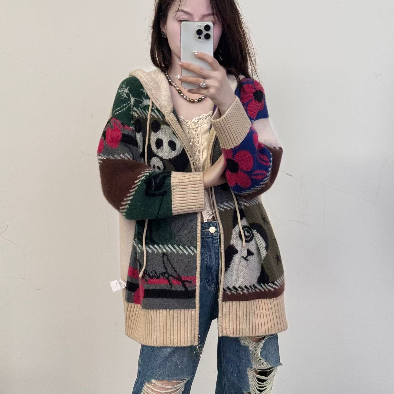 【卡诗米羊绒】23462-T熊猫图案手工刺绣潮牌时尚女款针织宽松上衣