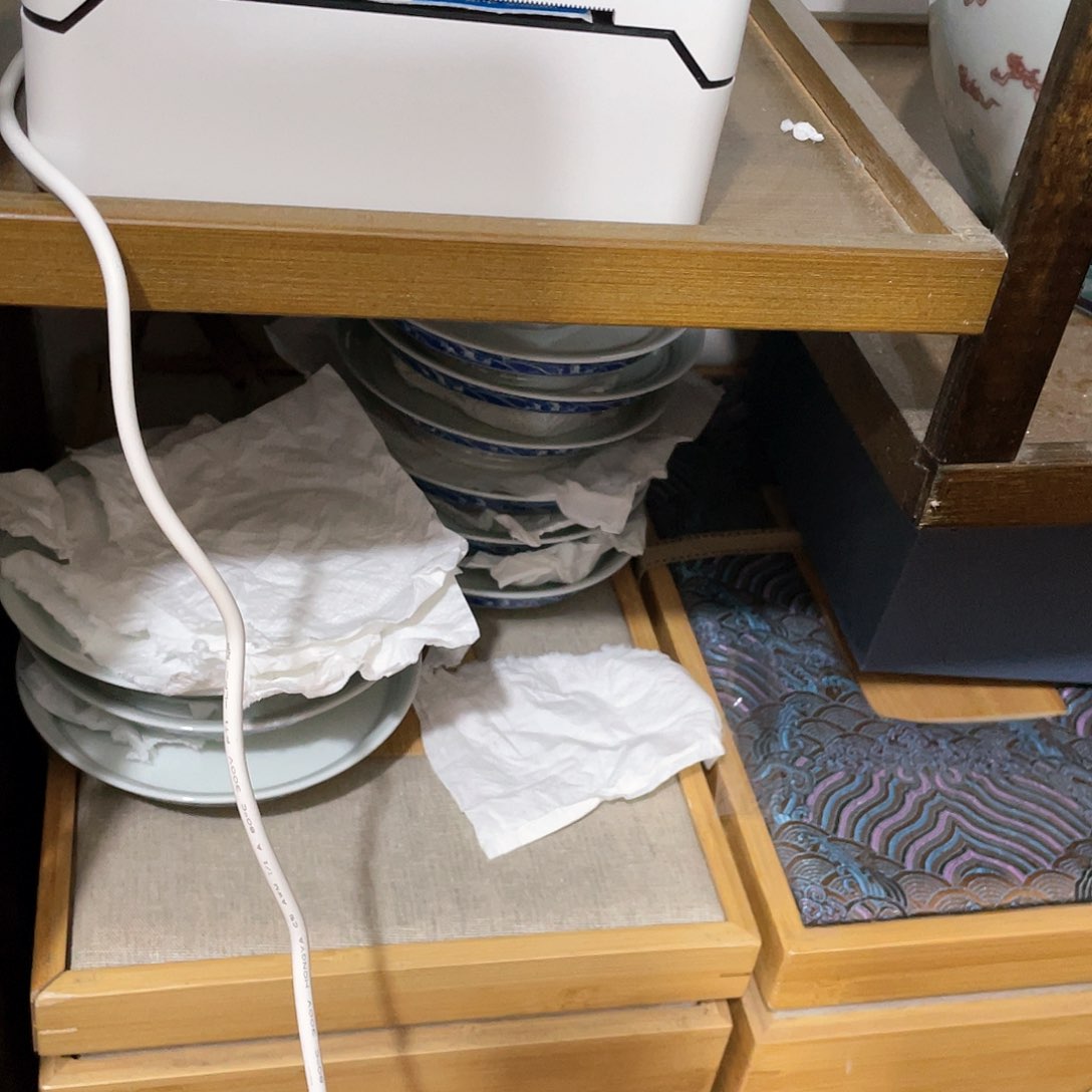 杯红****A这么多年不见一样