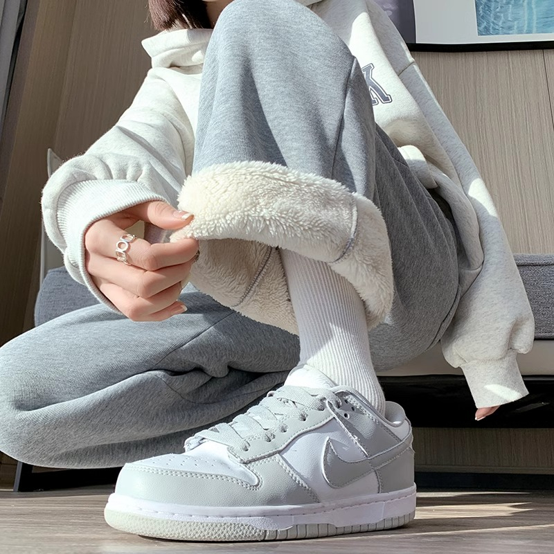 孕妇加绒运动裤秋冬宽松阔腿束脚两穿加厚羊羔绒显瘦休闲直筒卫裤