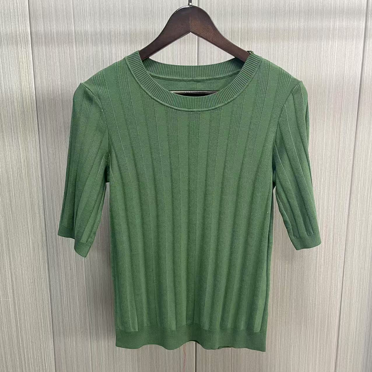 曼系列  Z1190   女装时尚撤柜短袖针织衫绿色