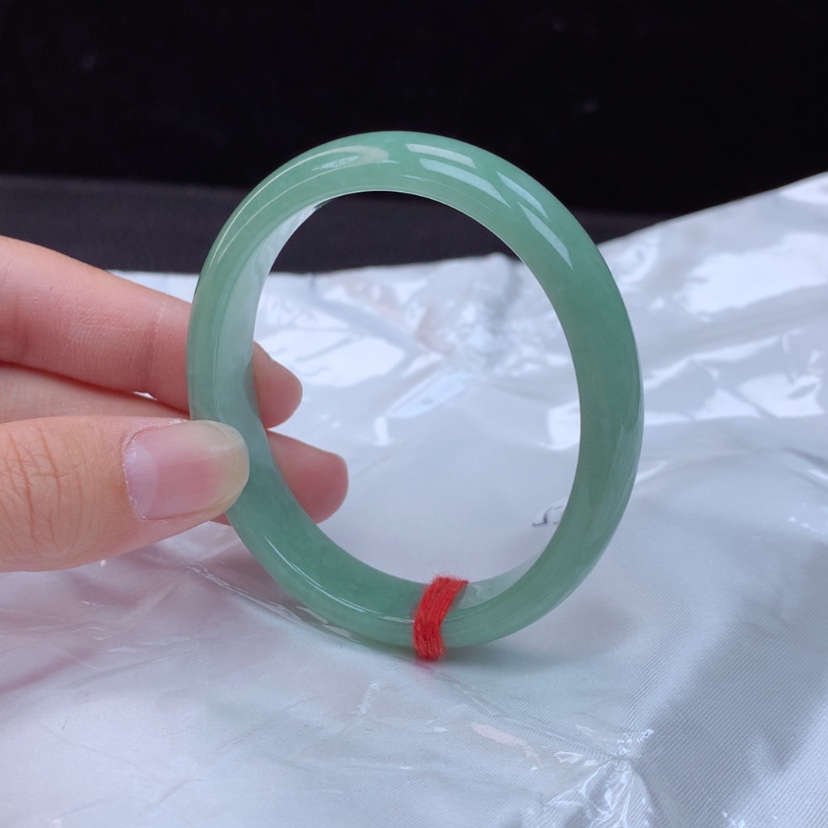 【闪购商品】翡翠手镯（贵妃镯）未镶嵌布****з