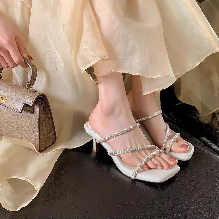 一字带工作室仙女风水钻带凉拖鞋女外穿夏季方头踩屎感高跟凉鞋