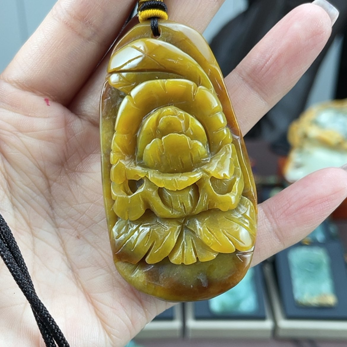 【闪购商品】蛇纹石玉颈饰未镶嵌