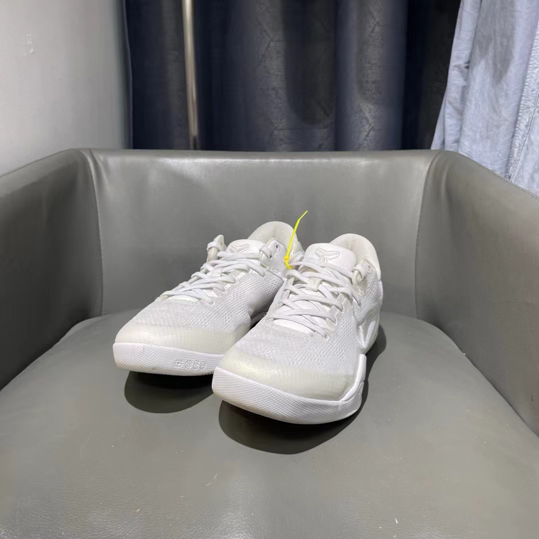 捡漏43码 zk8 纯白 99新1399秒杀球鞋