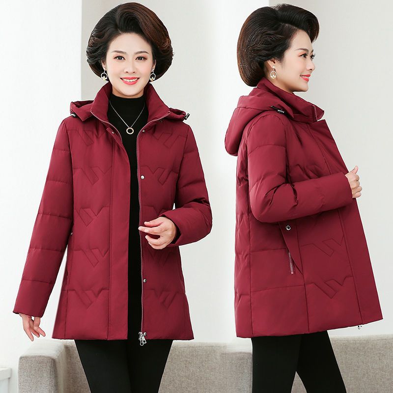 波司澄中老年羽绒服女短款大码新款气质女装加肥加厚白鸭绒保暖女