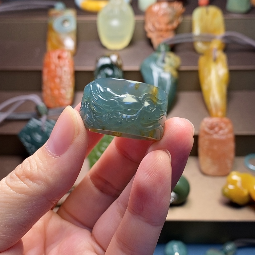 【闪购商品】岫玉颈饰未镶嵌敖*