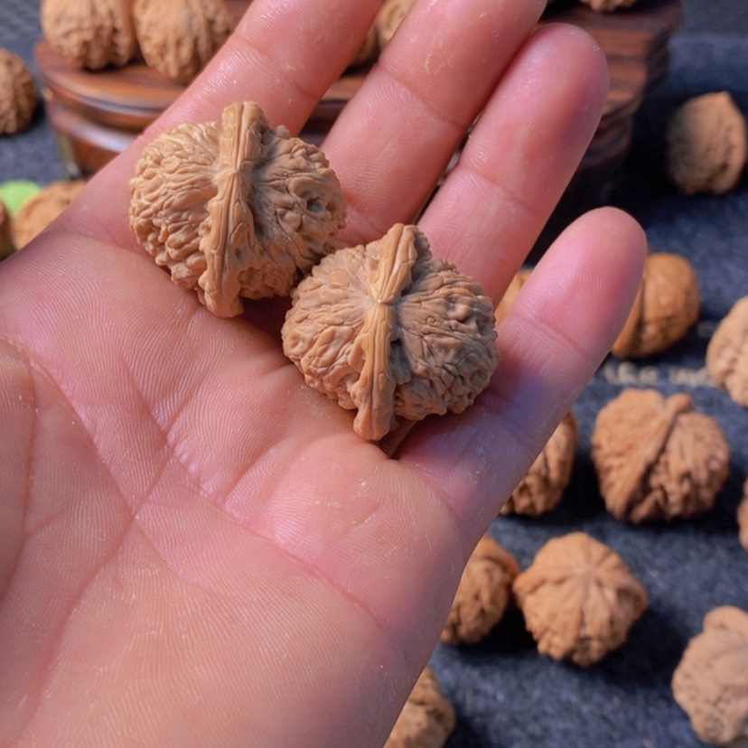 【闪购商品】文玩核桃把件五