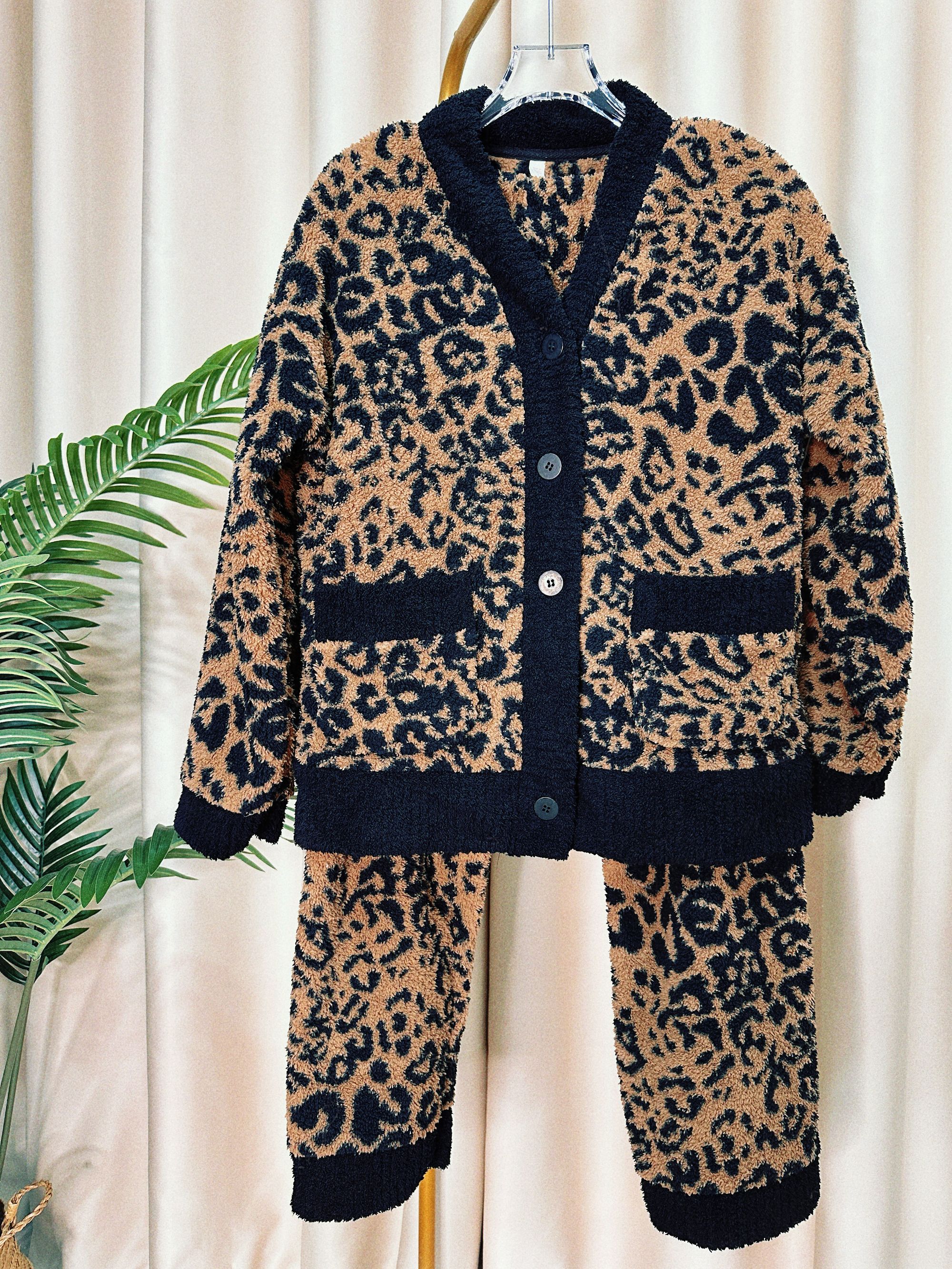 秋冬季加绒加厚睡衣高级感豹纹套装洋气时尚宽松高级舒适睡衣