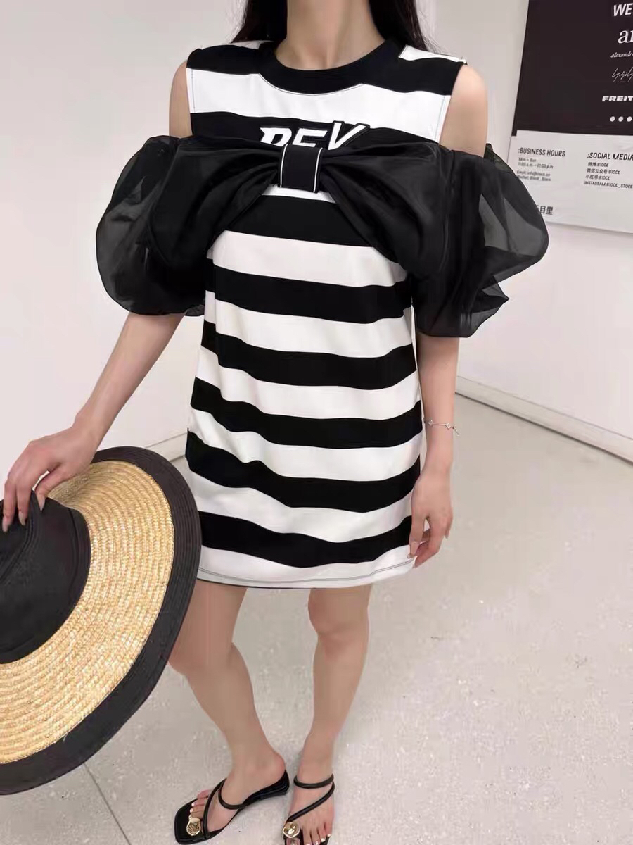 韩版露肩条纹连衣裙夏季胖mm显瘦洋气遮肚T恤裙