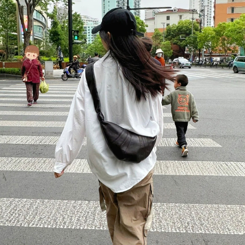 高定款 软糯贴身 羊皮牛角包小号可颂包饺子包真皮斜挎胸包腰包