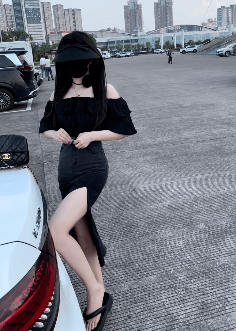 渐变牛仔开叉半身裙