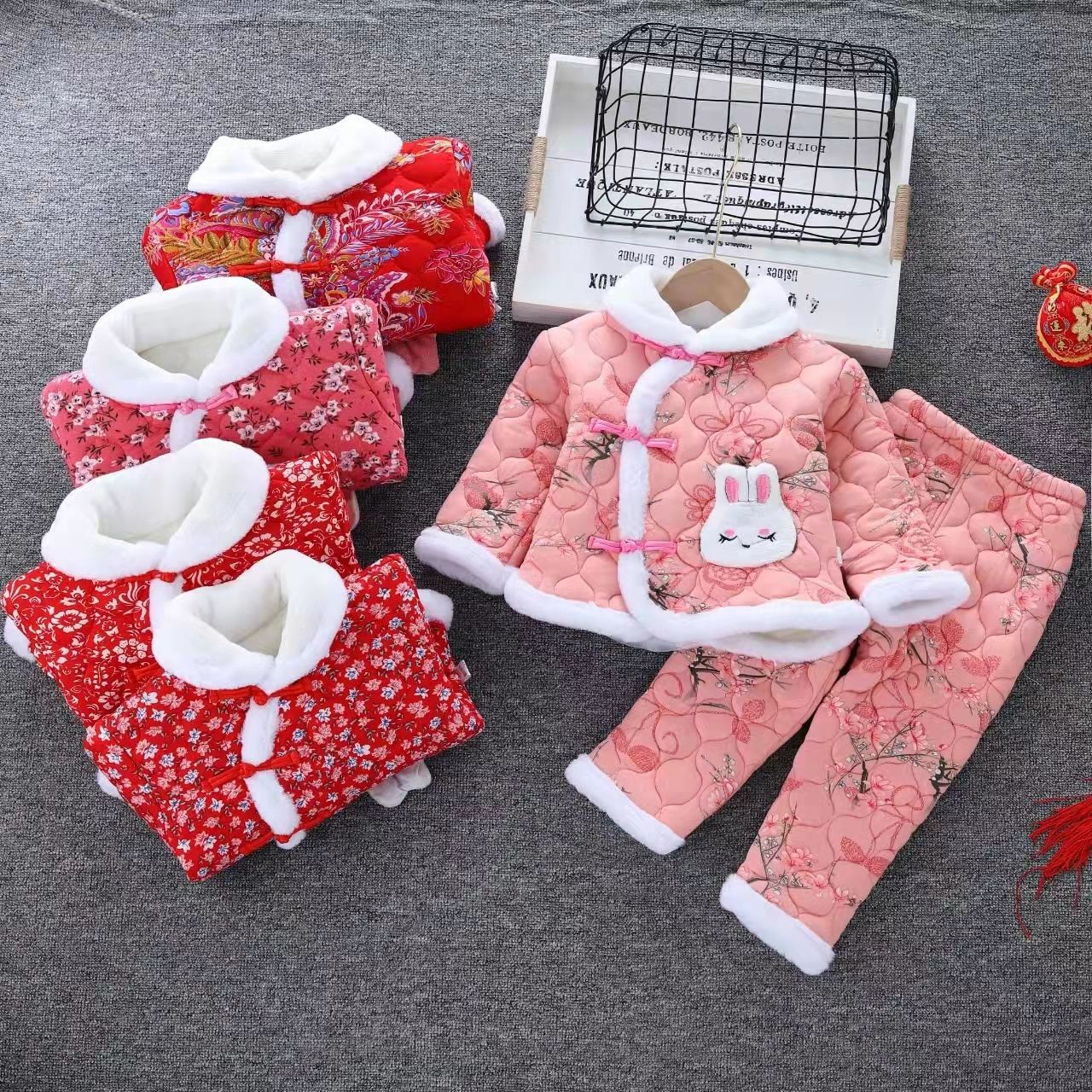 2023新款秋冬网红大花袄套装三层加绒夹棉加厚女童宝宝居家服婴儿