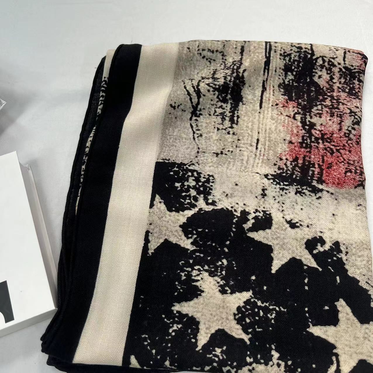 110丝毛方巾-繁星街道 105cm丝巾