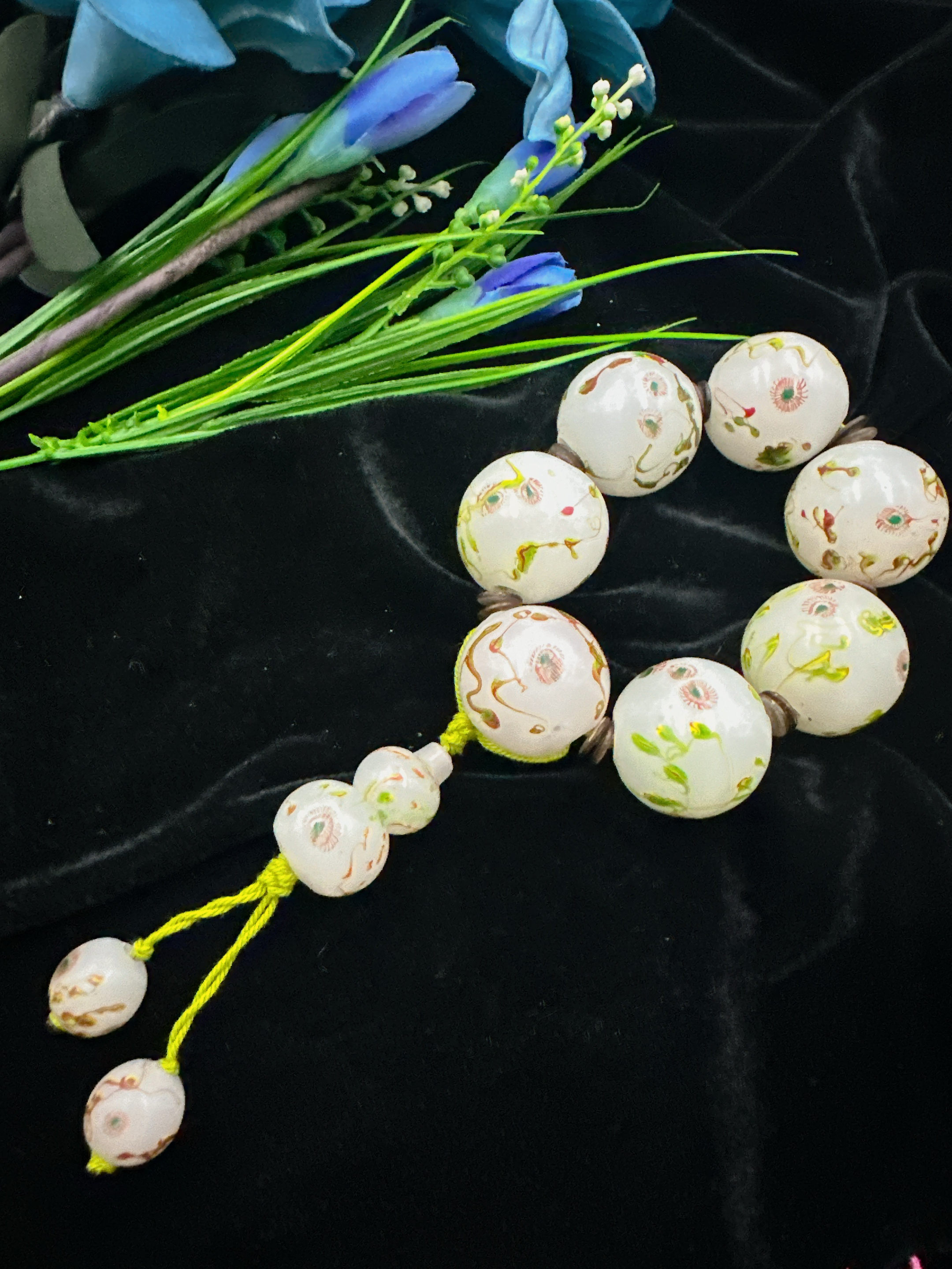 白色凤眼手持经典搭配尺寸