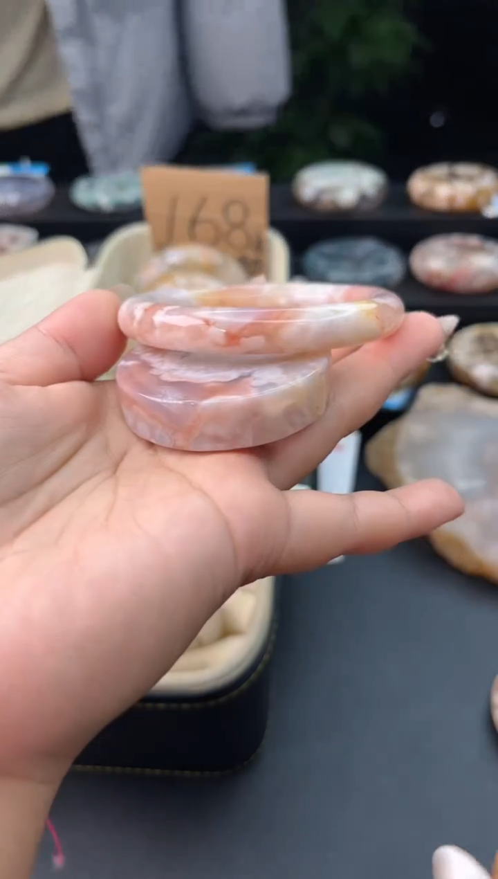 【闪购商品】石英质玉手镯未镶嵌赠送镯心（圈口53