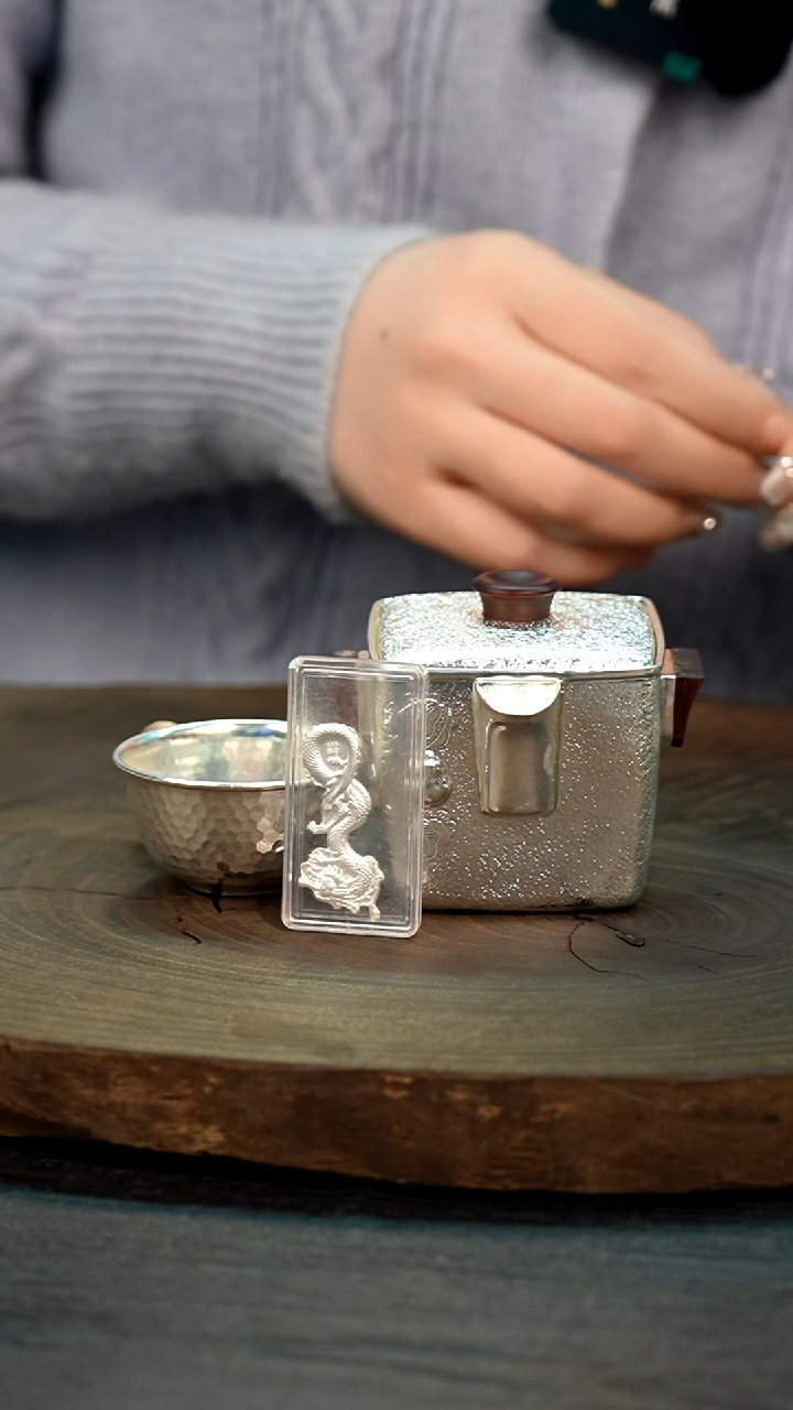【闪购商品】手工锤纹银手抓壶+2银鱼+1杯子