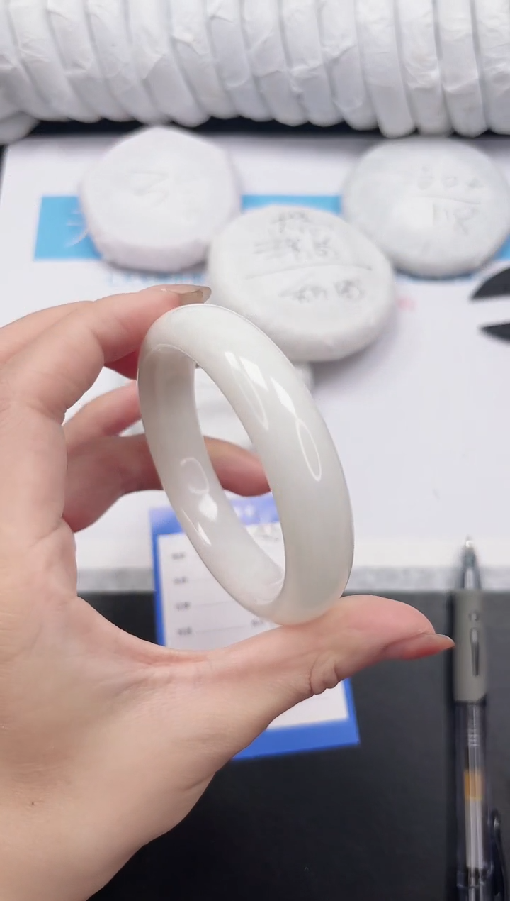 未镶嵌手镯和田玉56-62.5BK